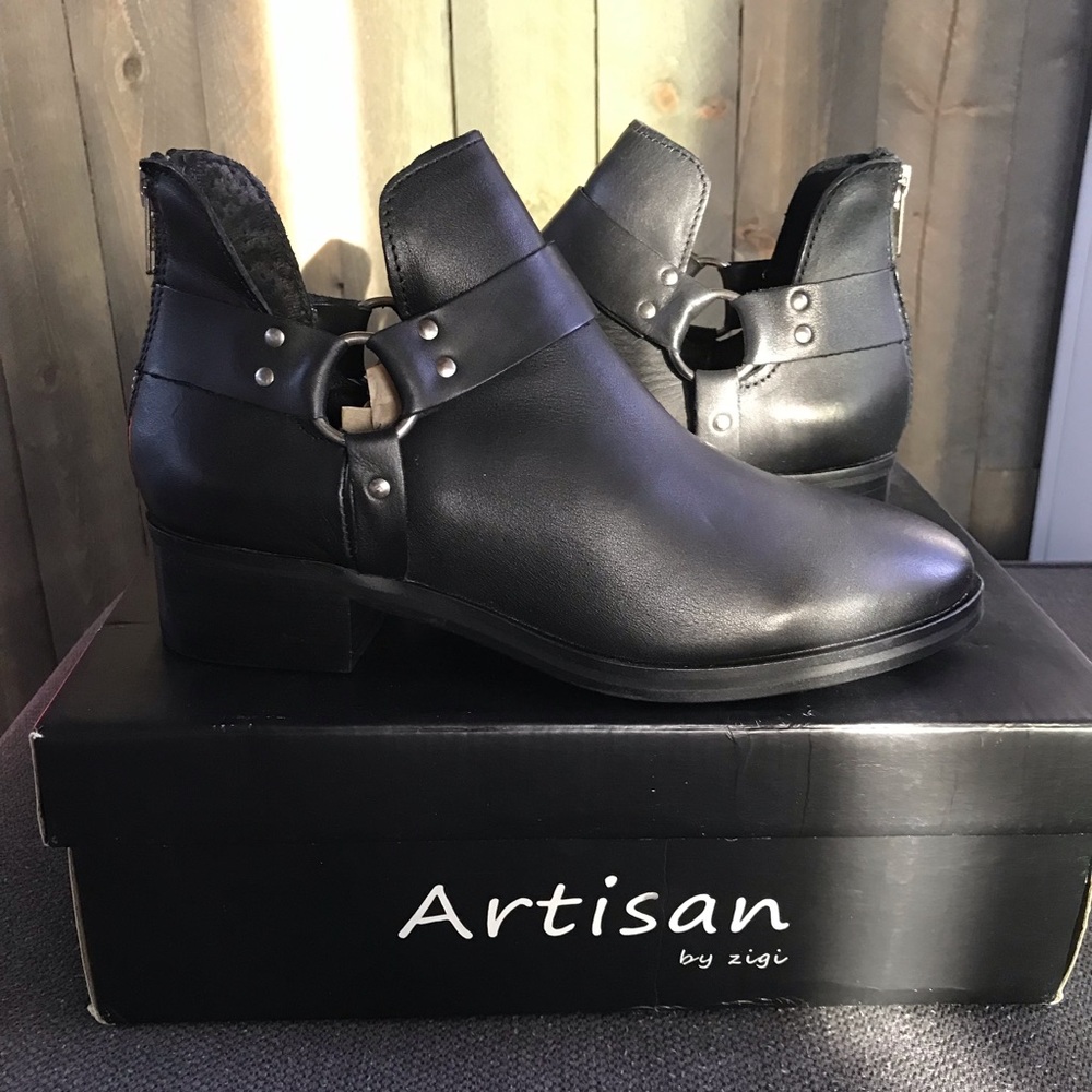 Artisan by Zigi leather ankle boots size 8.5